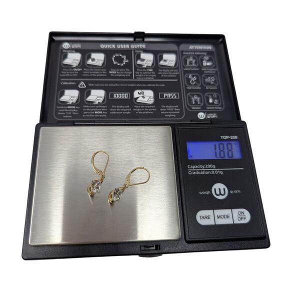 JCM 14K Yellow Gold Princess Cut CZ Leverback Dangle Earrings – 1.88g - Picture 4 of 4